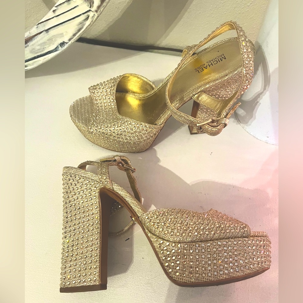 Michael Kors Bennett Platform Gold Sequin Sandal size 7.5